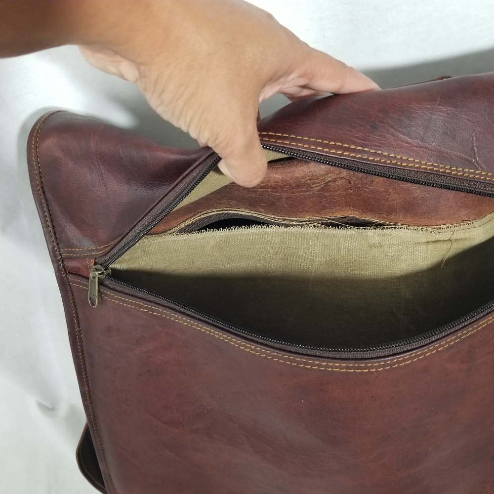 100% Genuine Leather Messenger style briefcase Coated Waxed Leather - Picture 12 of 17